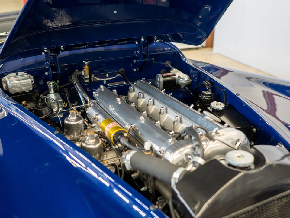 Immagine 25/62 di Jaguar XK 140 OTS (1954)
