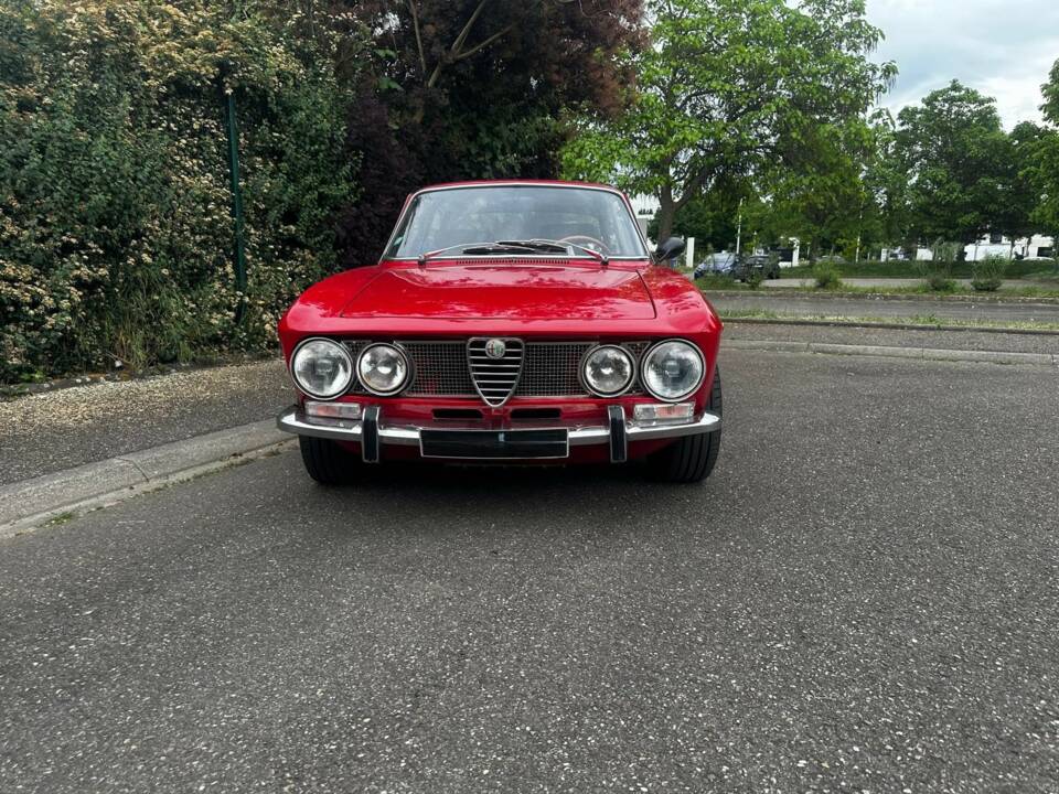 Image 4/11 of Alfa Romeo 2000 Spider Veloce (1974)