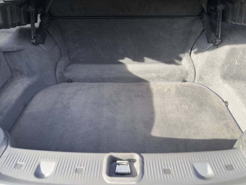 Image 10/89 of Mercedes-Benz SL 500 (2002)