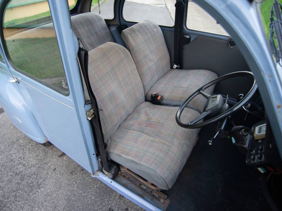Image 11/38 de Citroën 2 CV 6 (1988)