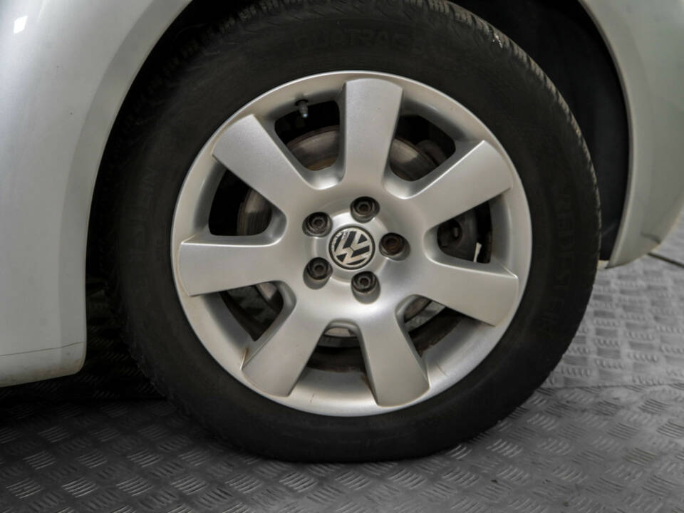 Bild 47/50 von Volkswagen New Beetle 2.0 (2003)