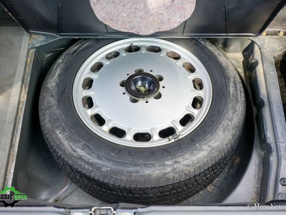 Immagine 56/60 di Mercedes-Benz 420 SL (1987)