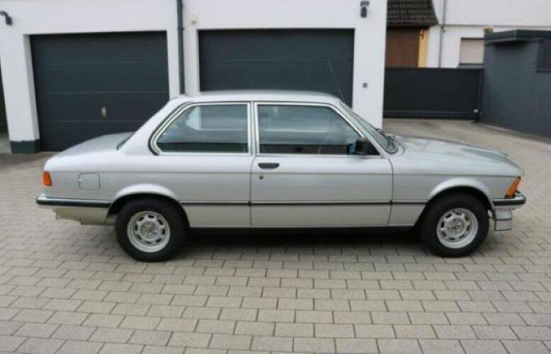 Immagine 20/43 di BMW 323i (1980)