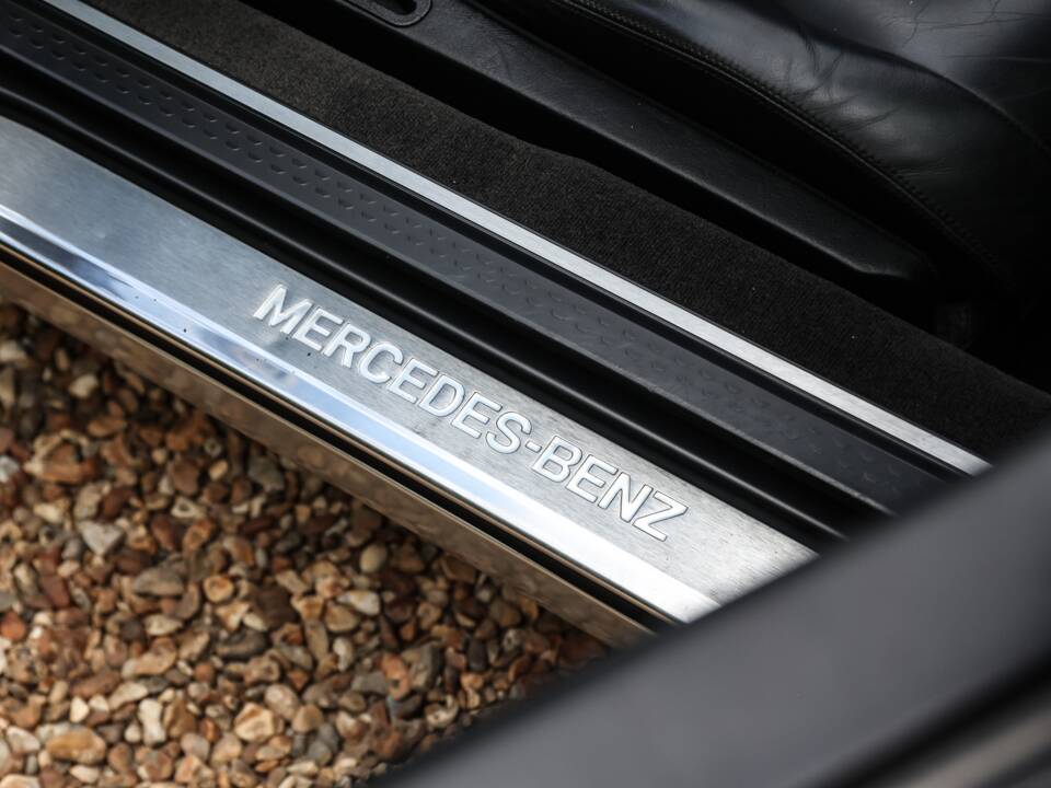 Image 32/43 of Mercedes-Benz SL 280 (2002)