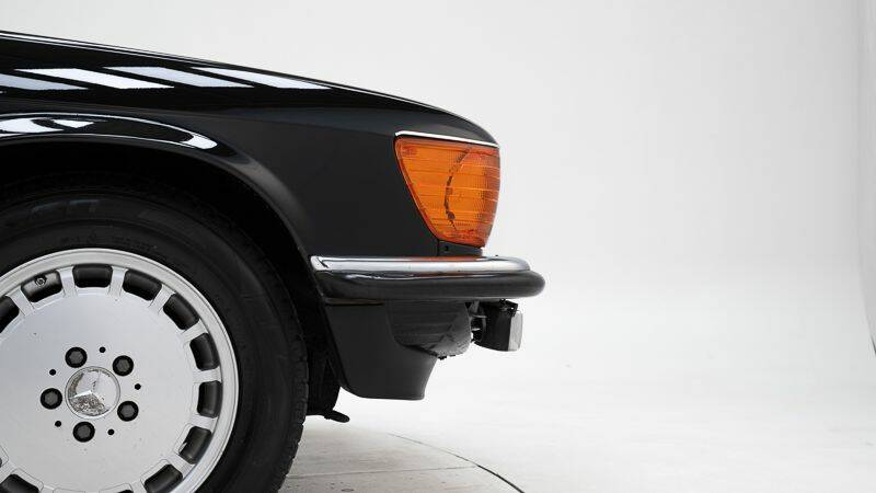Image 12/15 of Mercedes-Benz 380 SL (1985)