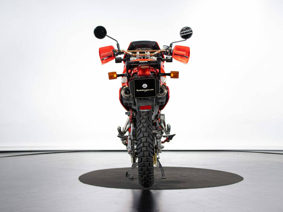 Image 3/50 de Honda NX 650 Dominator (1990)