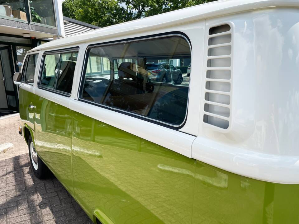 Image 13/73 of Volkswagen T2b Kombi (1978)