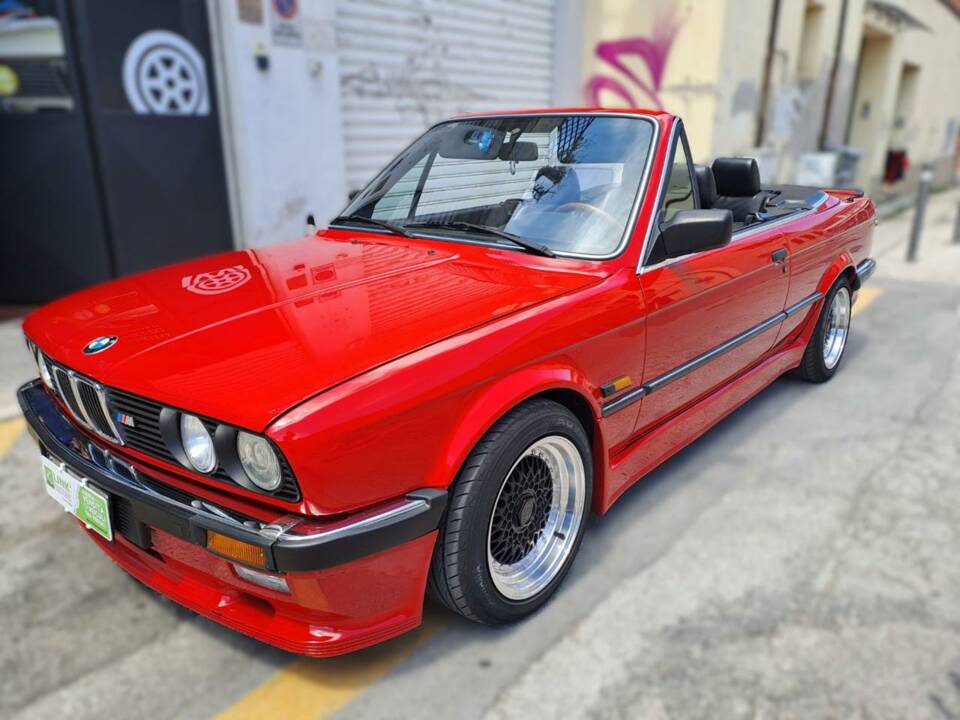 Immagine 16/50 di BMW 320i (1989)