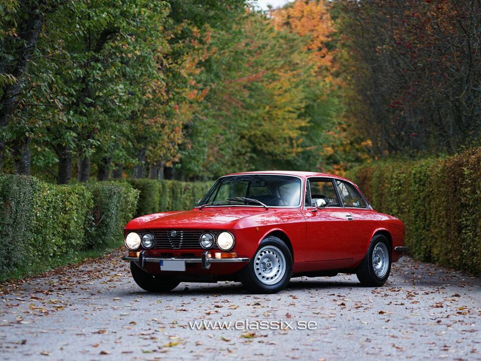 Bild 18/21 von Alfa Romeo 2000 GT Veloce (1974)
