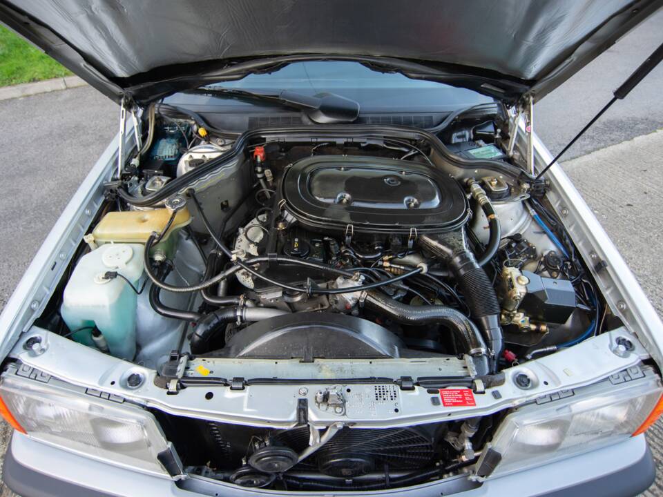 Bild 21/29 von Mercedes-Benz 190 E 2.0 (1992)