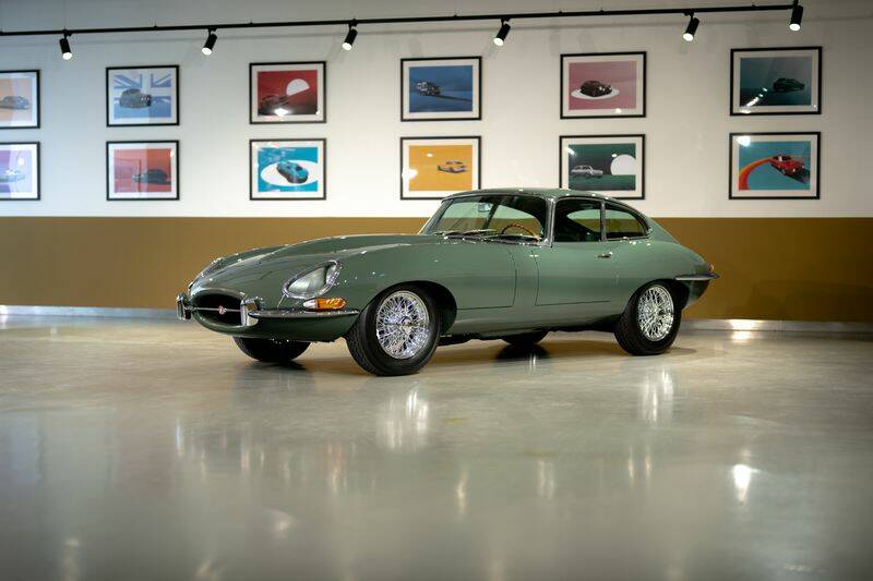 Image 4/50 de Jaguar Type E 4.2 (1966)