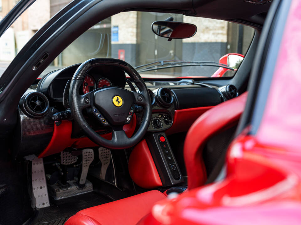 Bild 16/29 von Ferrari Enzo Ferrari (2002)