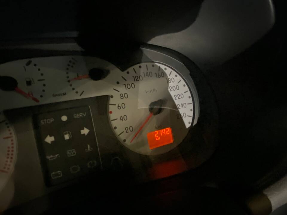 Immagine 13/43 di Renault Clio II V6 (2001)