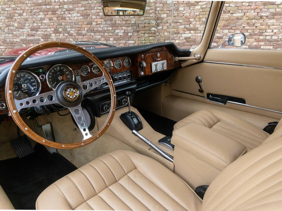 Imagen 49/50 de Jaguar Type E (2+2) (1969)