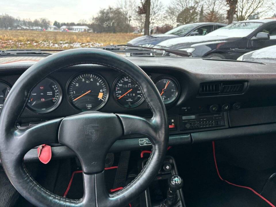 Image 13/20 de Porsche 911 Carrera 3.2 (1985)