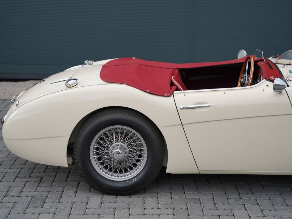 Image 25/50 of Austin-Healey 100&#x2F;6 (BN6) (1958)
