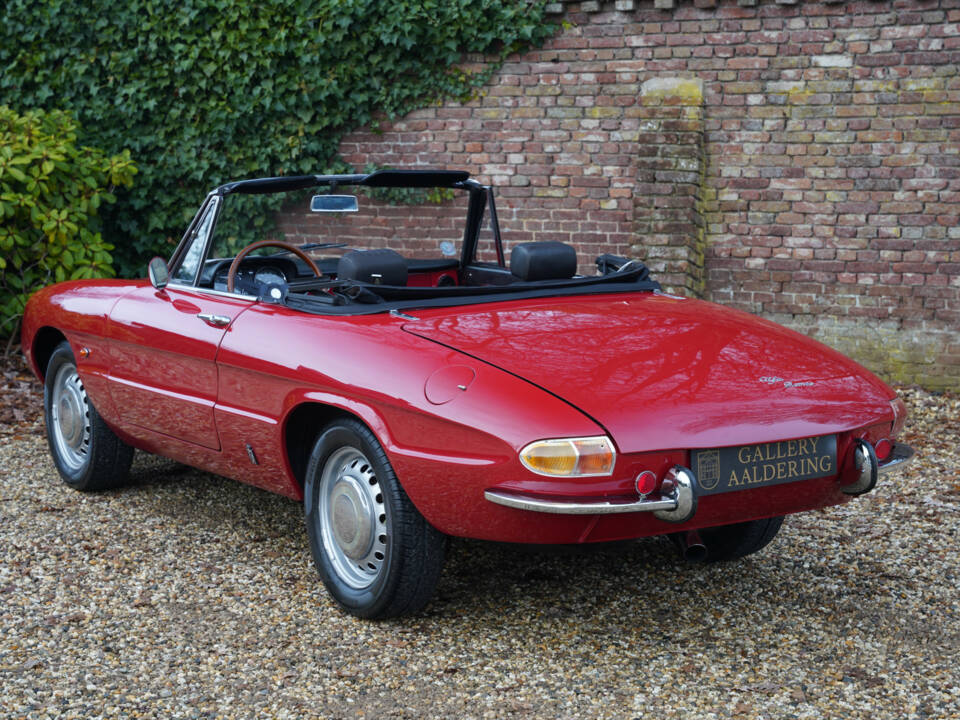 Afbeelding 42/50 van Alfa Romeo 1600 Spider Duetto (1967)