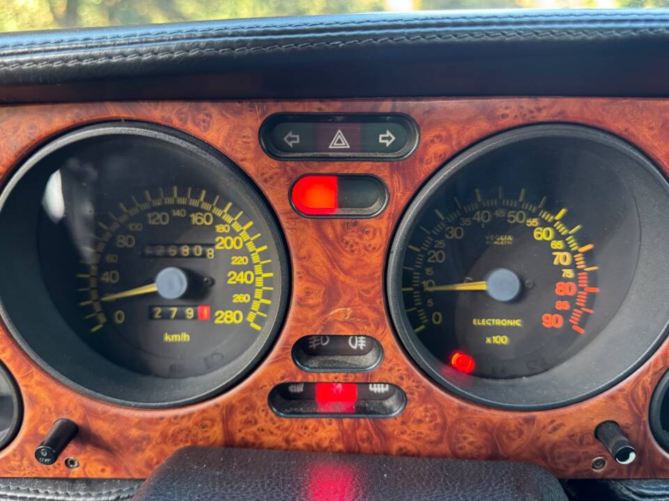 Bild 42/55 von Lancia Thema 8.32 (1991)