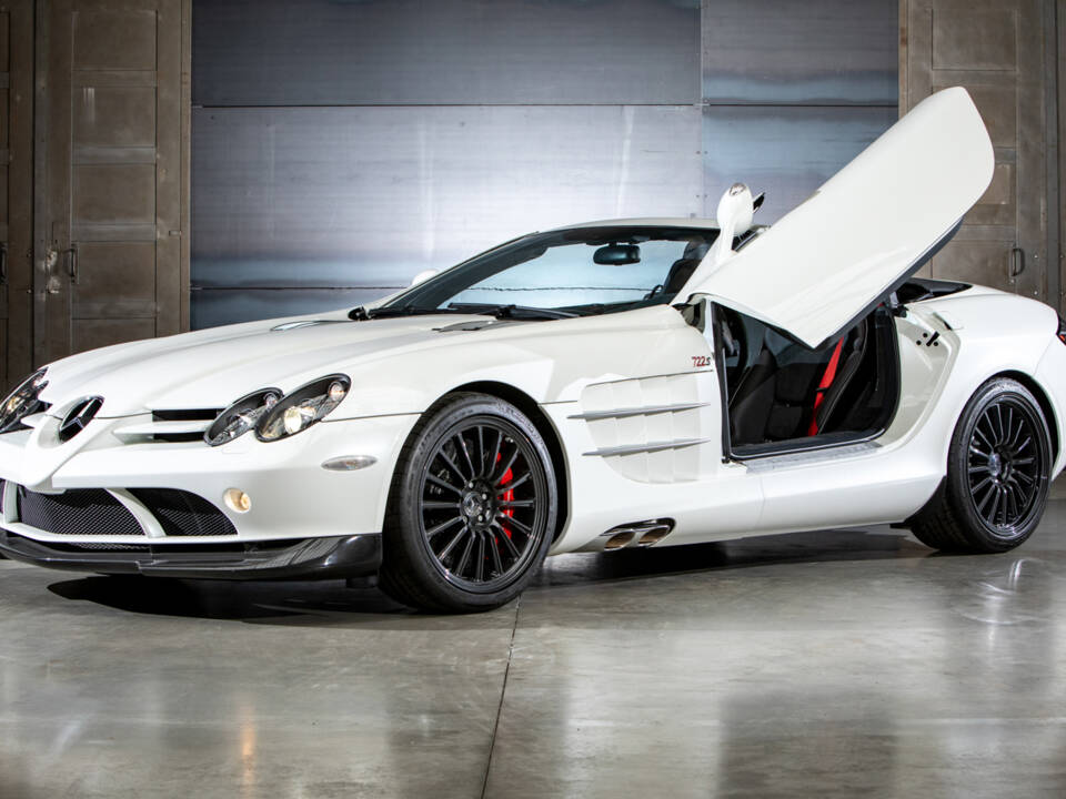 Image 15/34 of Mercedes-Benz SLR McLaren 722 S (2011)