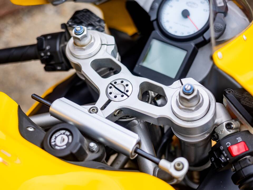 Immagine 22/30 di Ducati DUMMY (2004)
