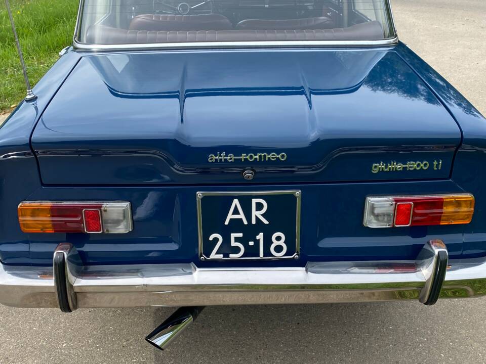 Image 65/75 of Alfa Romeo Giulia 1300 TI (1966)