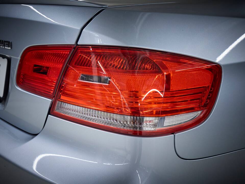 Image 48/100 of BMW M3 (2006)
