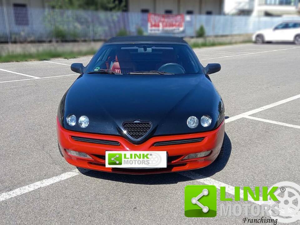 Immagine 2/10 di Alfa Romeo GTV 2.0 Twin Spark (1996)