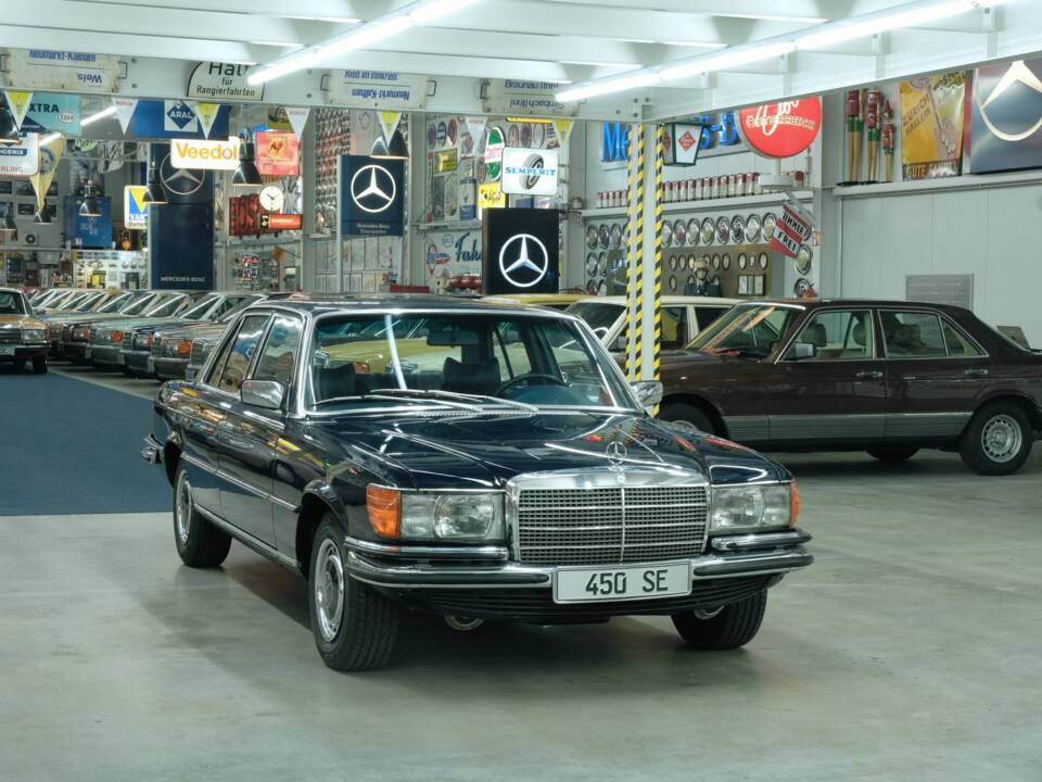 Image 17/50 de Mercedes-Benz 450 SE (1973)