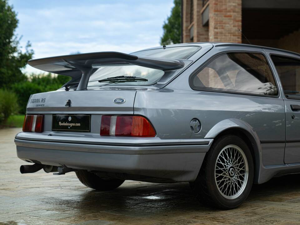 Image 13/50 de Ford Sierra RS Cosworth (1993)