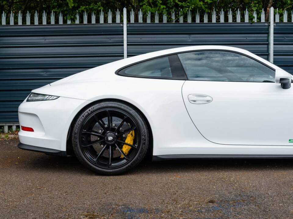 Imagen 9/50 de Porsche 911 R (2016)