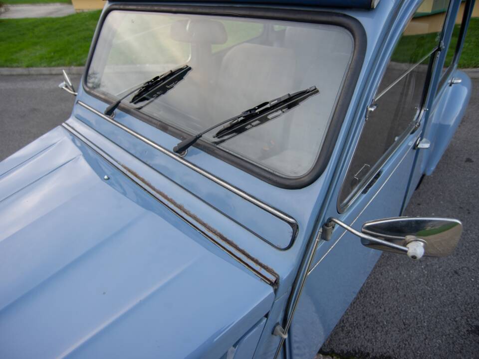 Image 23/38 de Citroën 2 CV 6 (1988)