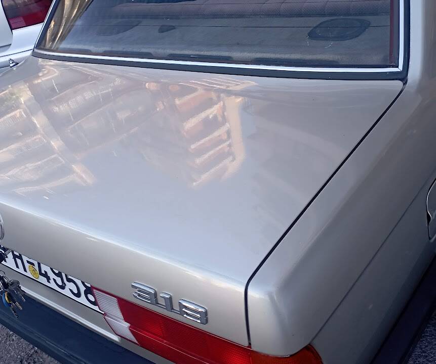 Image 14/51 of BMW 318i (1985)