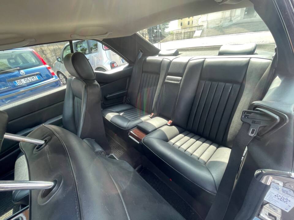 Immagine 12/16 di Mercedes-Benz 300 CE (1989)