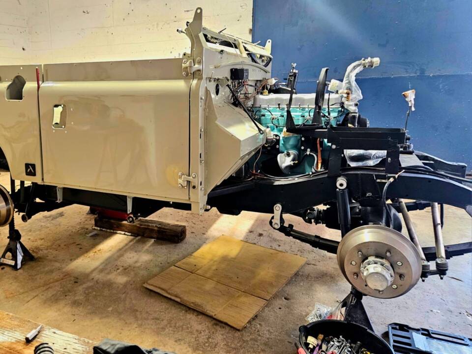 Bild 49/100 von Land Rover 88 (1968)