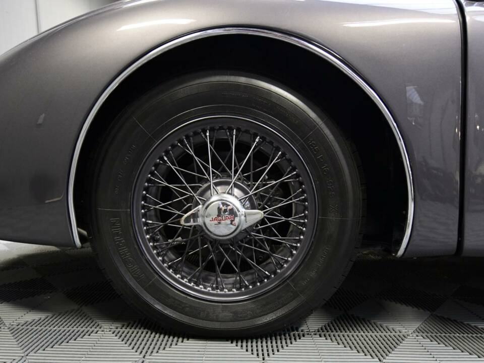 Image 37/46 of Jaguar XK 150 3.4 S OTS (1958)