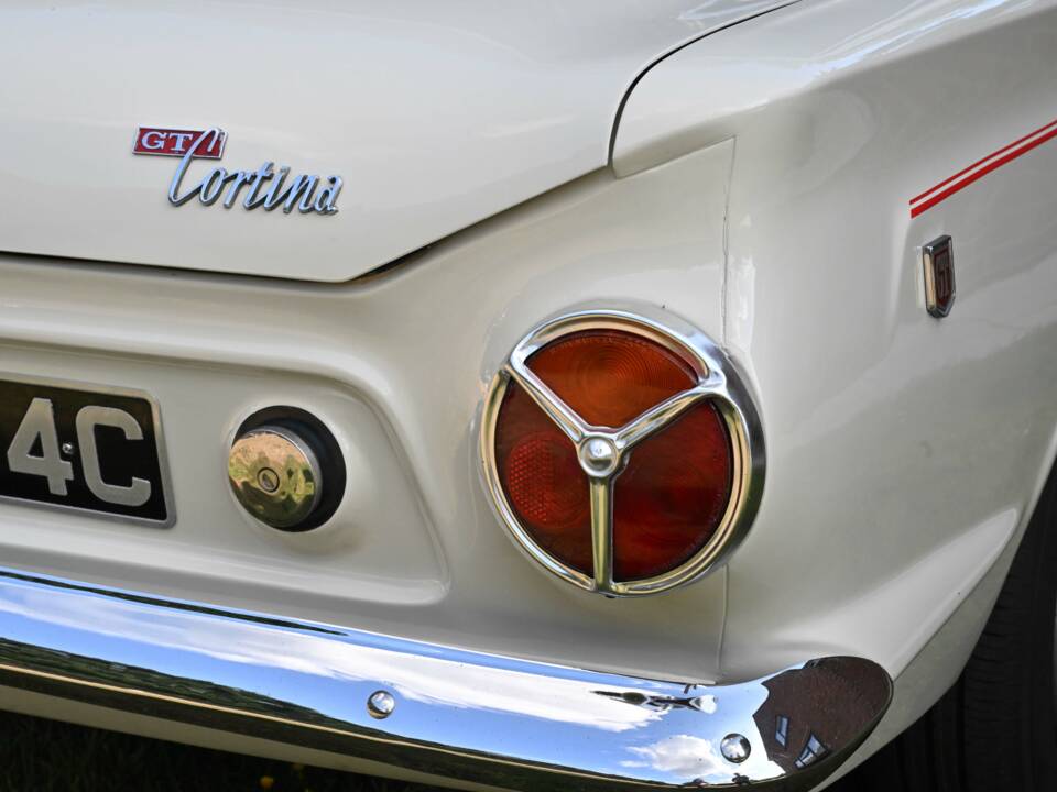 Bild 18/46 von Ford Cortina GT (1965)
