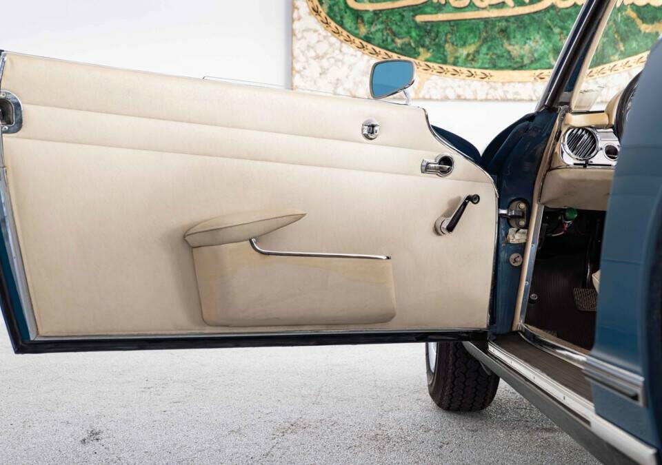 Image 21/33 of Mercedes-Benz 230 SL (1966)