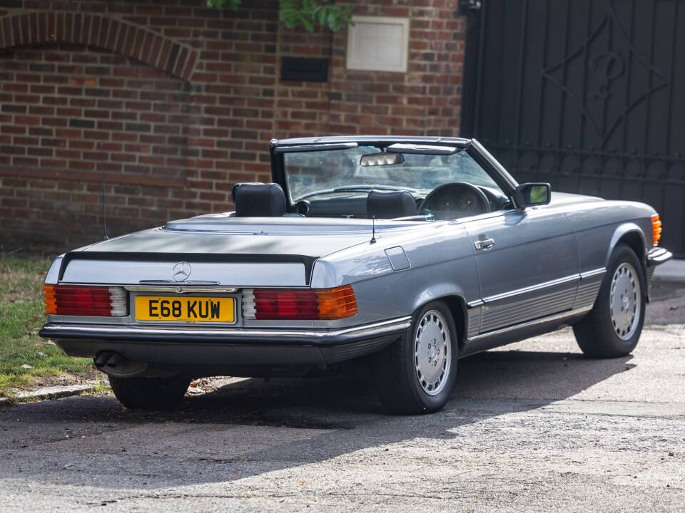 Afbeelding 3/27 van Mercedes-Benz 420 SL (1987)