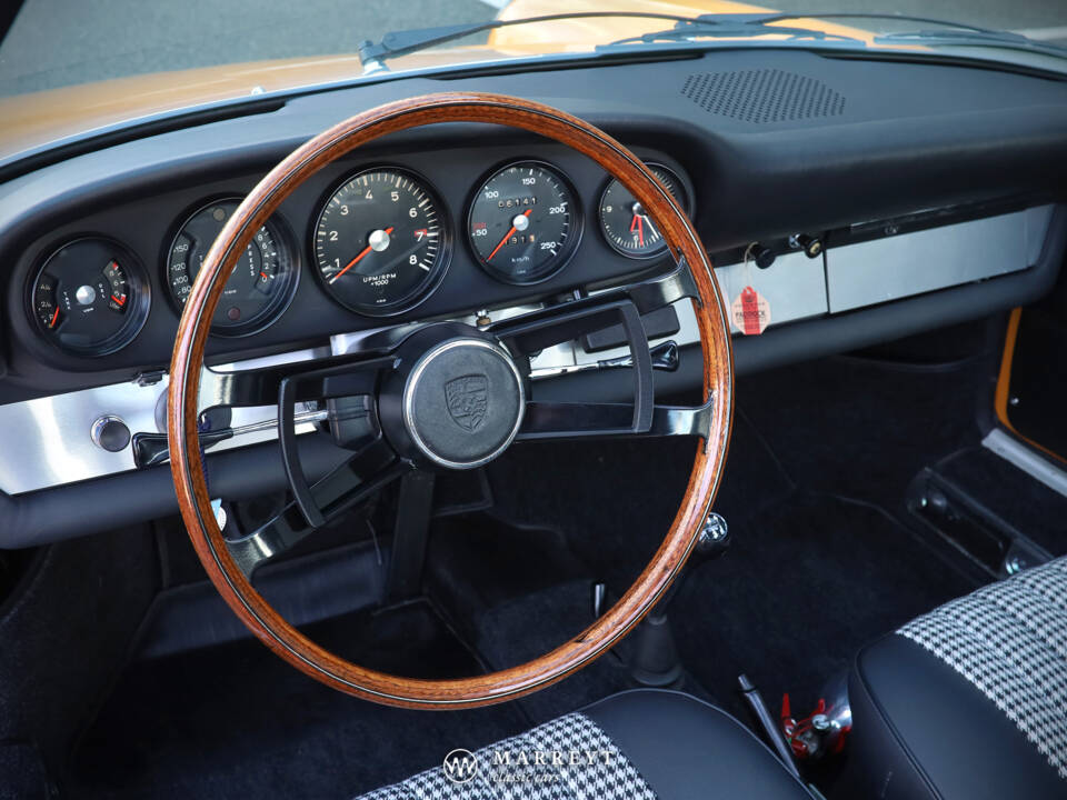 Image 23/46 of Porsche 911 2.0 (1968)