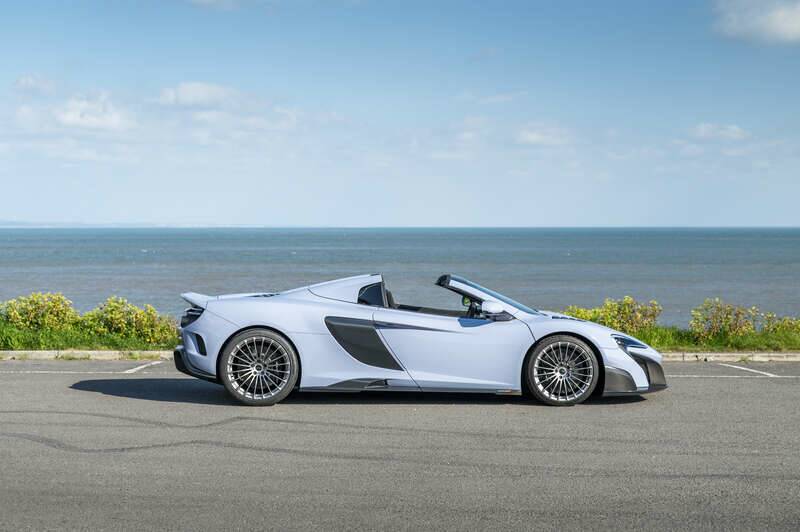 Image 5/37 of McLaren 675LT Spider (2016)