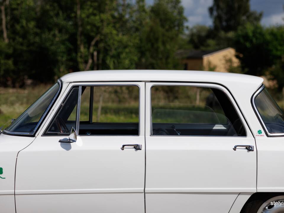Image 19/40 de Alfa Romeo Giulia 1600 TI (1967)