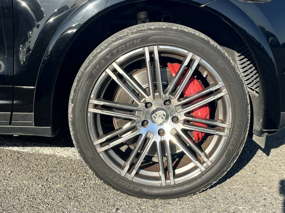 Image 12/46 de Porsche Cayenne Turbo (2011)