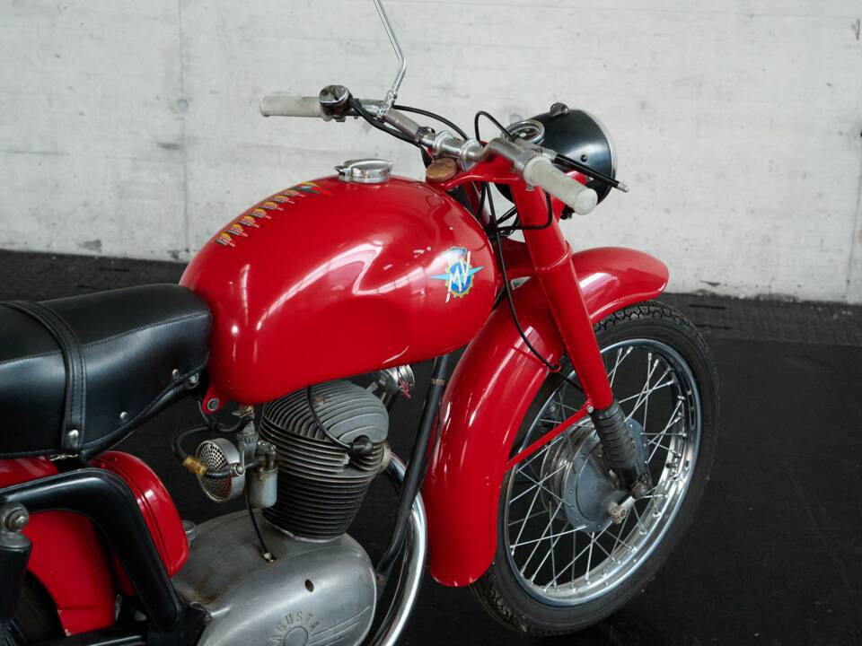 Image 20/28 of MV Agusta 125 TR (1958)