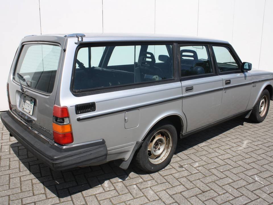 Image 2/15 of Volvo 245 GL D (1986)