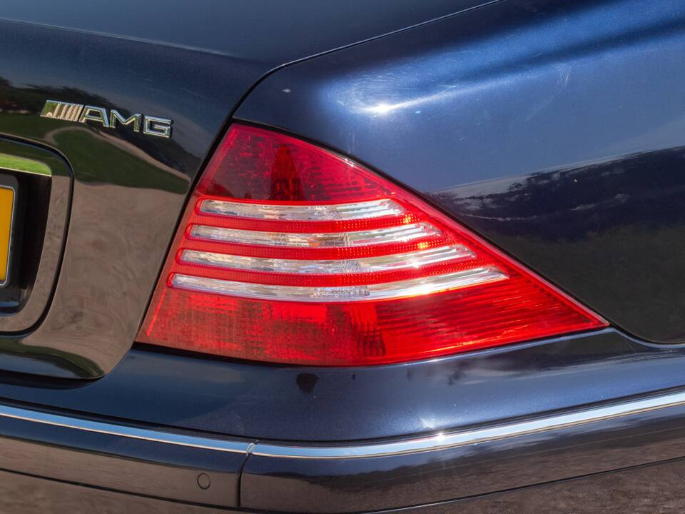 Immagine 34/50 di Mercedes-Benz S 55 AMG (2002)