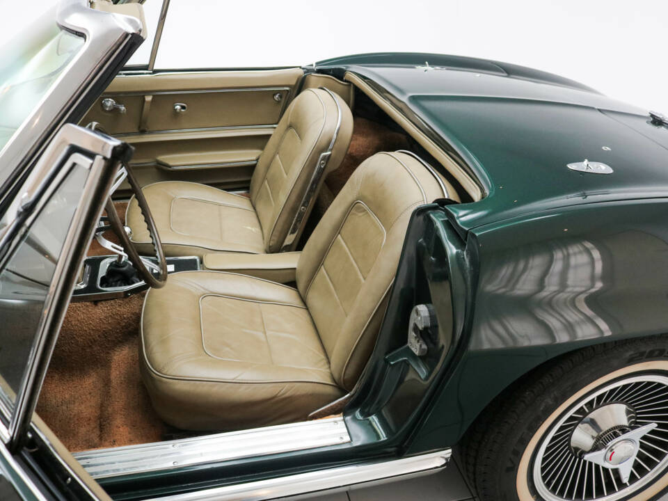 Image 6/17 of Chevrolet Corvette Sting Ray Convertible (1966)