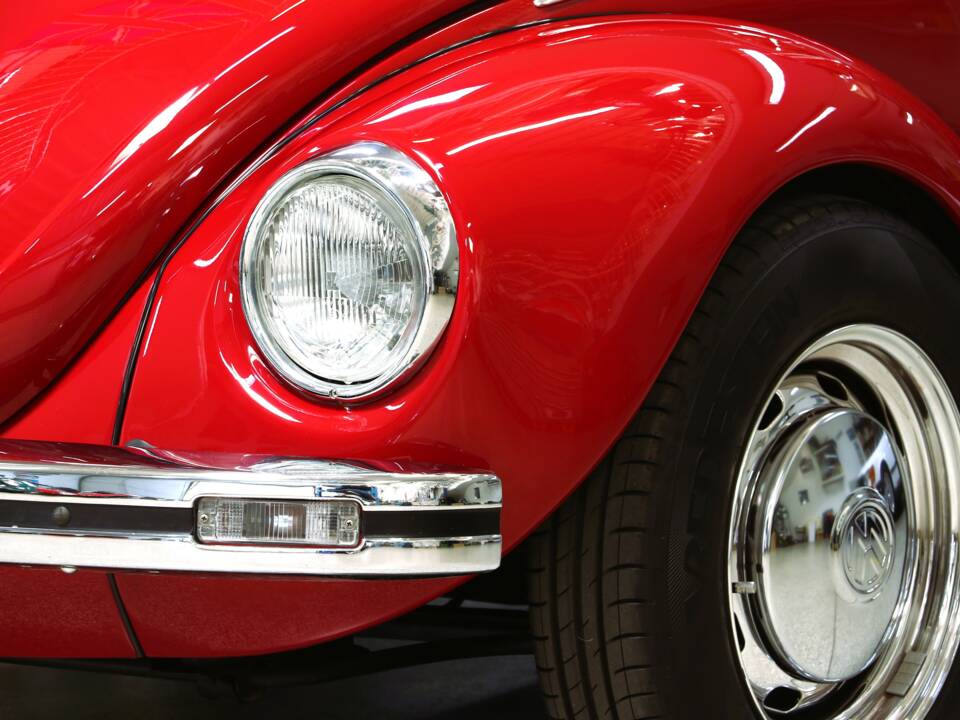 Immagine 6/34 di Volkswagen Beetle 1303 LS (1978)