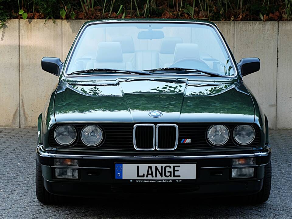Immagine 5/48 di BMW 325i (1986)