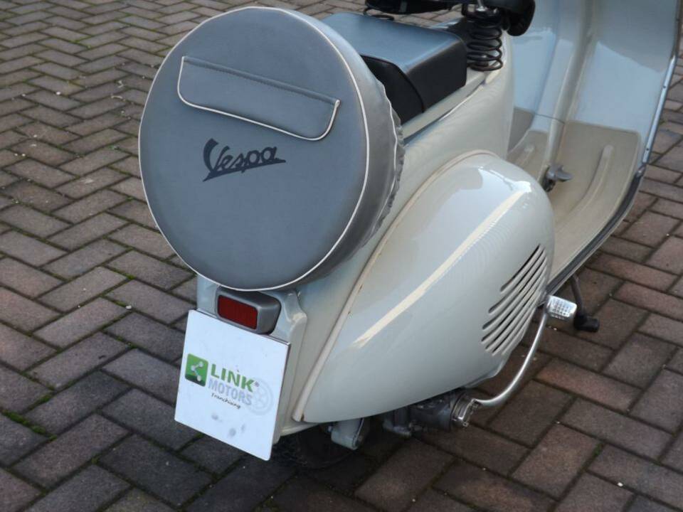 Image 42/50 of Piaggio Vespa 125 (1955)