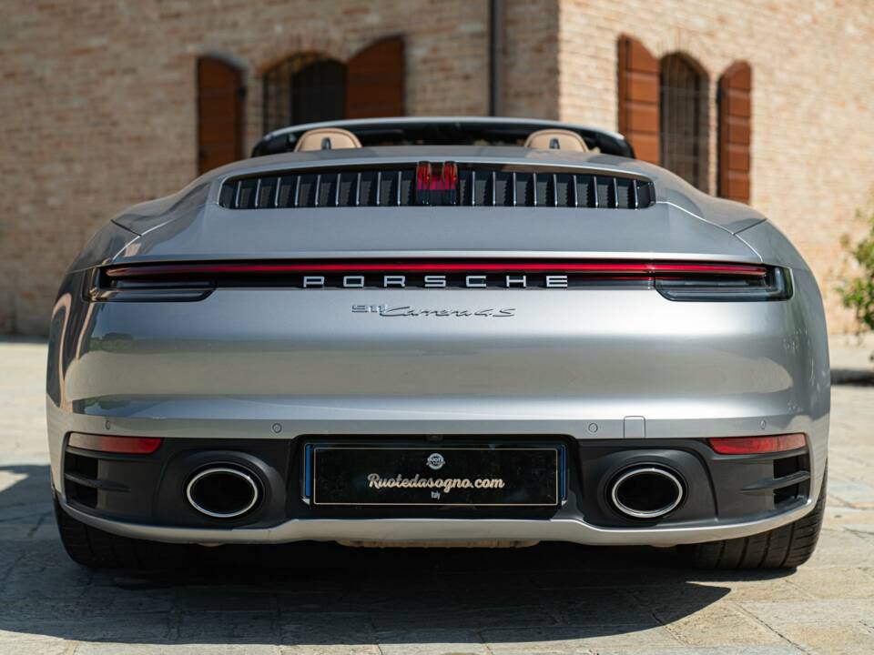 Image 12/50 of Porsche 911 Carrera 4S (2019)